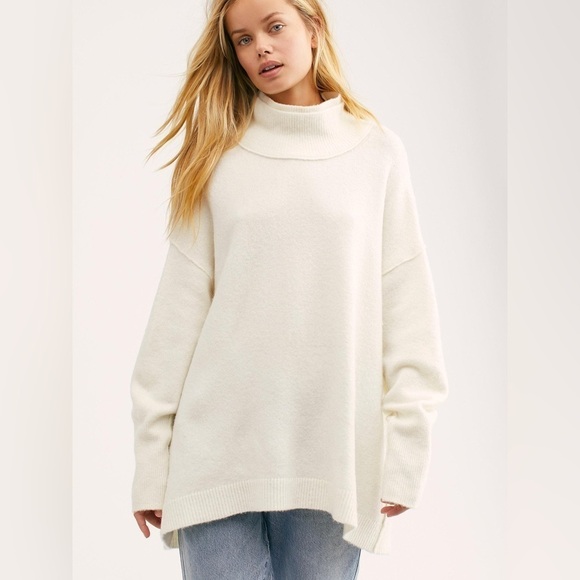 NWT Free People White Cowl Neck Oversized Sweater Women’s Size Medium - Picture 3 of 8